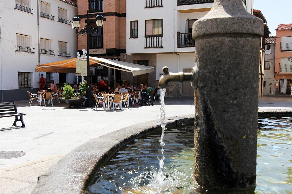 Hostal Yessy Candeleda Buitenkant foto